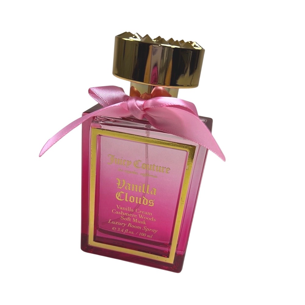 Juicy Couture Vanilla Clouds Luxury Room Spray 3.4 oz Pink Gold Spiked Cap Bow‎